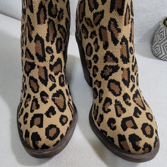 Blowfish Leopard Print Pull-On Block Heel Sock Ankle Booties Size 11 - Picture 4 of 12